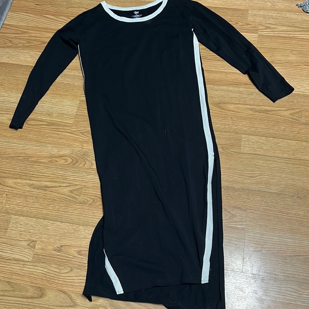 NWOT (Yes And) Dress too long for me with side slits - Picture 4 of 10